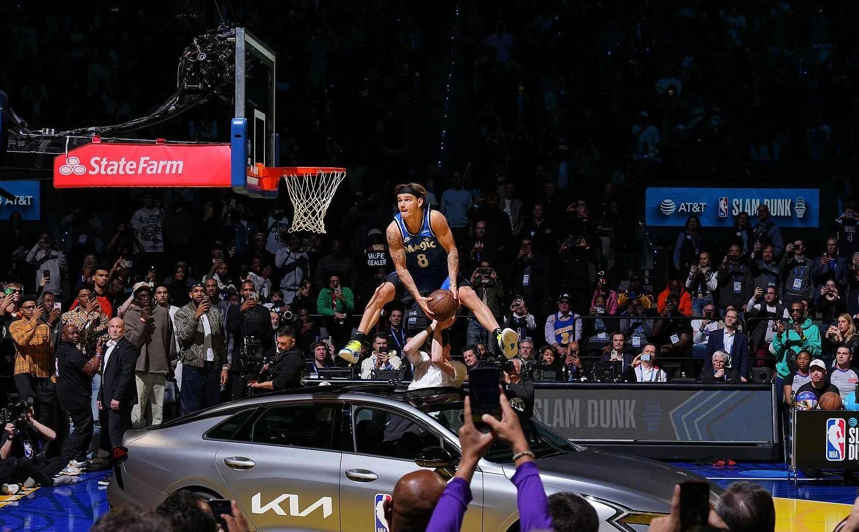 九游游戏中心-包含字母哥重返赛场，出色防守首场状态出色，DWG观众沸腾！赛场气氛高涨的词条-九游游戏中心